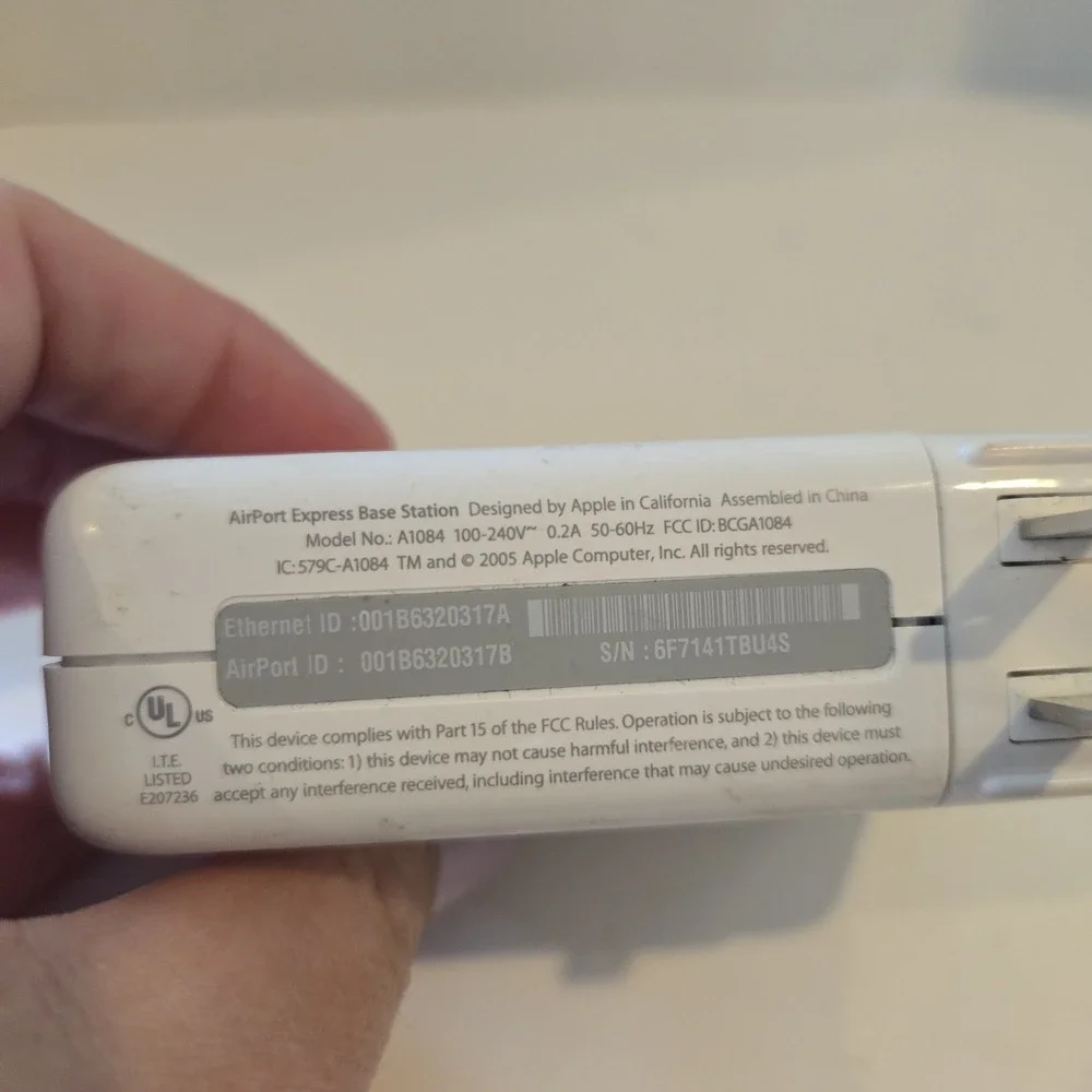 Apple A1084 Airport Express Wireless Base Station‎ • 54Mbps • Tested